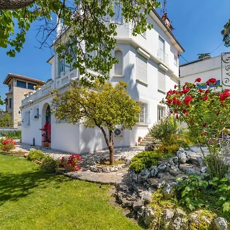 Wonderful 3 Bedroom In * Cannes